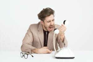 מהי עוגמת נפש ומתי ניתן לתבוע פיצויים בגינה? (הסבר משפטי)